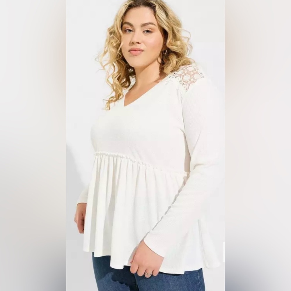 Torrid Cream Lace Shoulder Long Sleeve Babydoll Knit V-Neck Blouse NWT 2X M